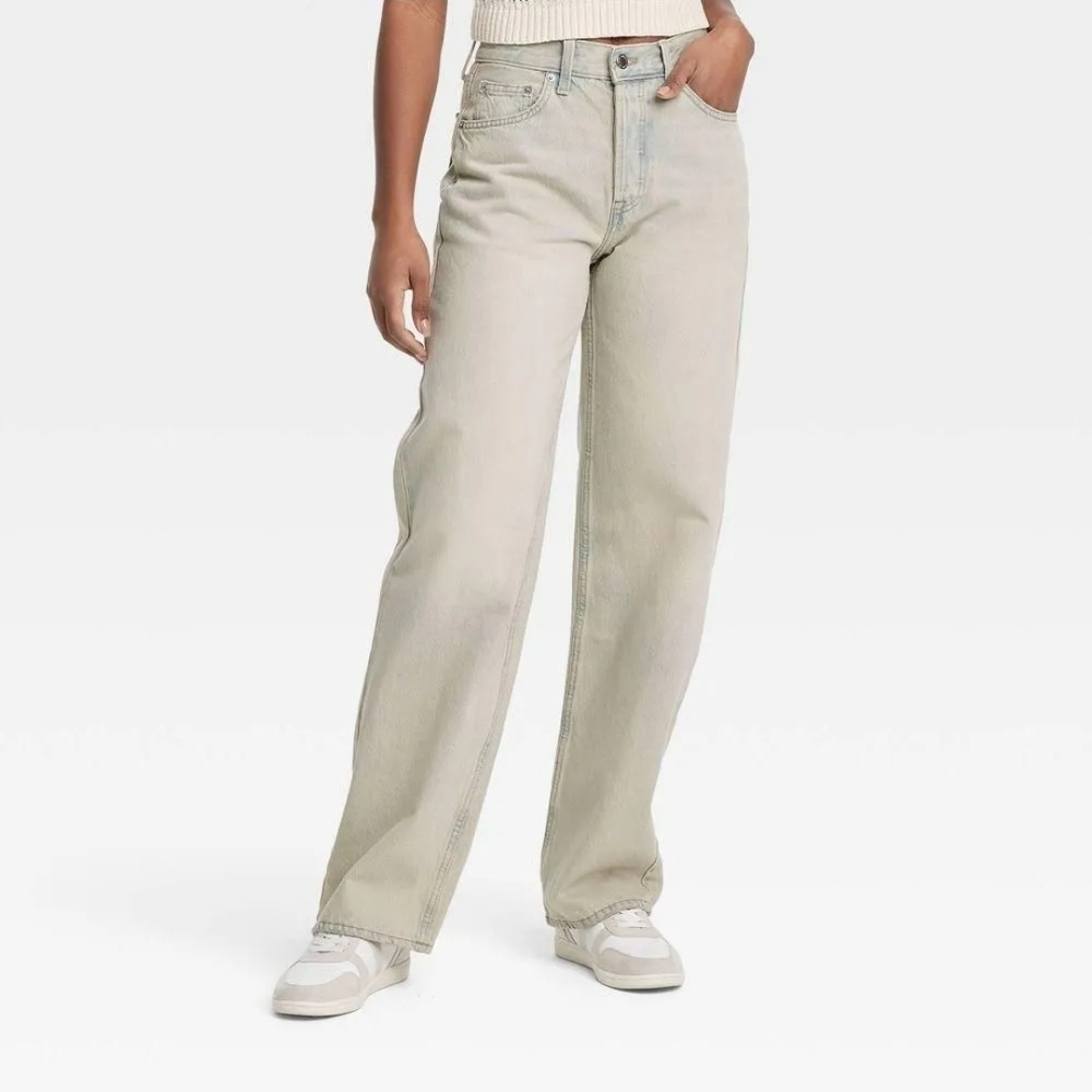 New with Tags - Size 10 - Women's Mid-Rise 90's Baggy Jeans - Universal Thread L